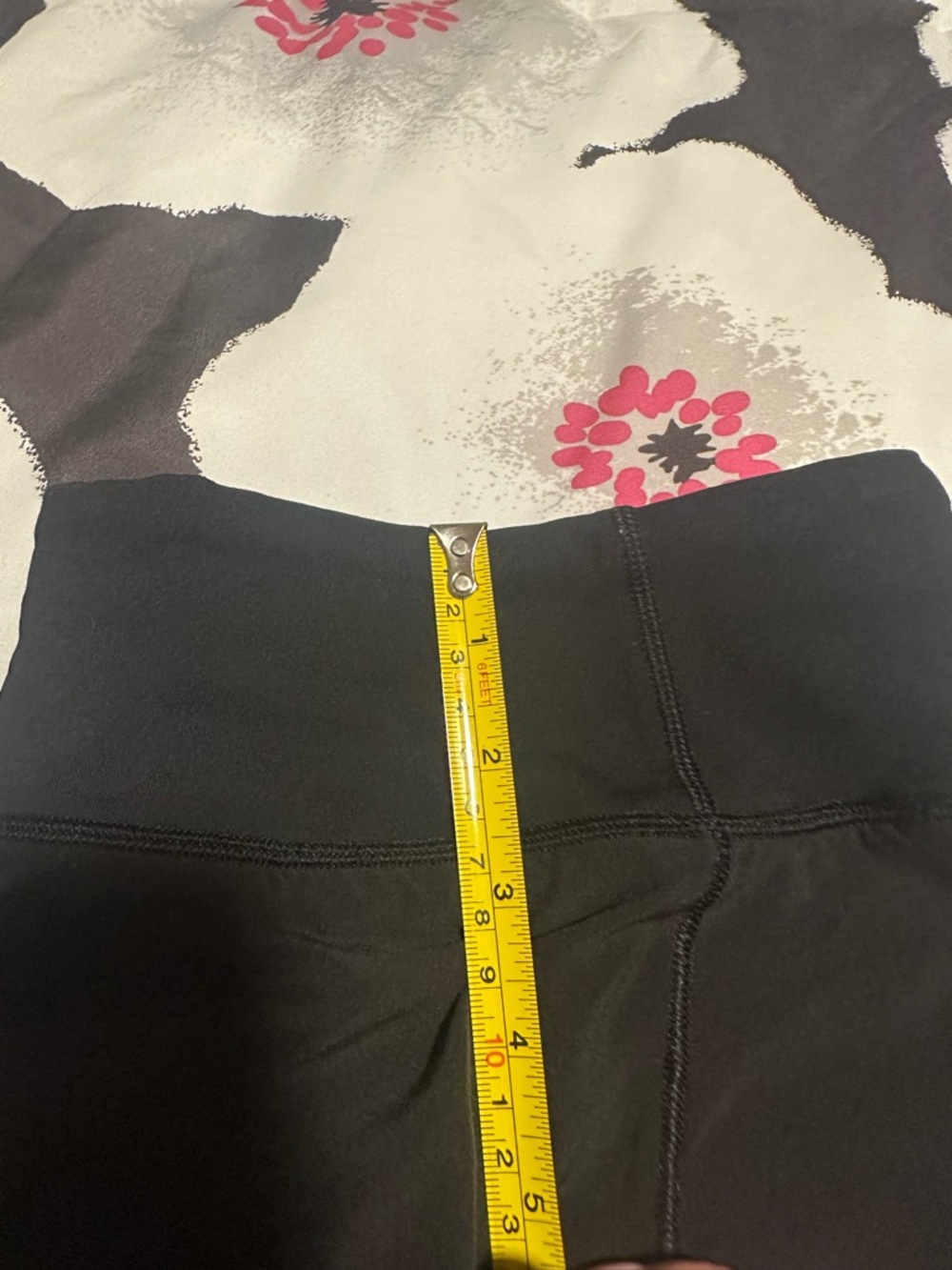 Lululemon Speed Up Shorts - Picture 6 of 8